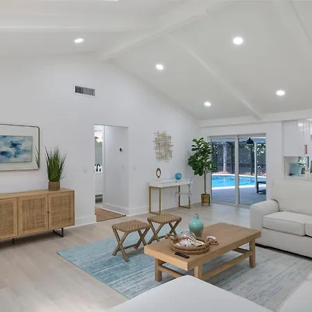 Sea Glass Villa- Executive Pool Home On Golf Course